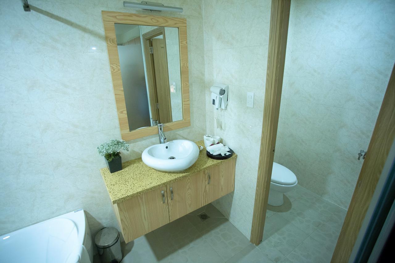 Thuy Sakura Hotel & Serviced Apartment Hô Chi Minh-Ville Extérieur photo