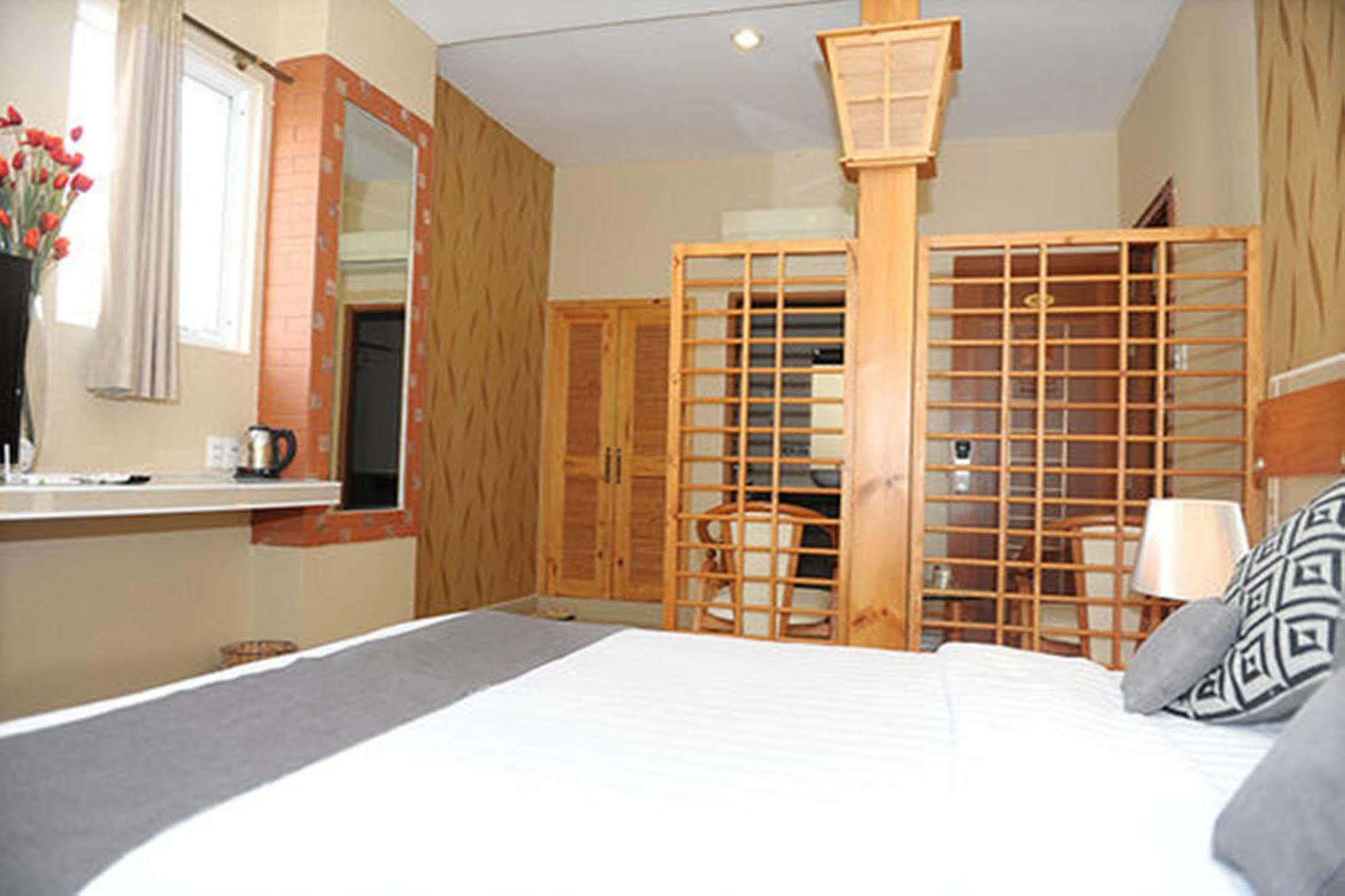 Thuy Sakura Hotel & Serviced Apartment Hô Chi Minh-Ville Extérieur photo
